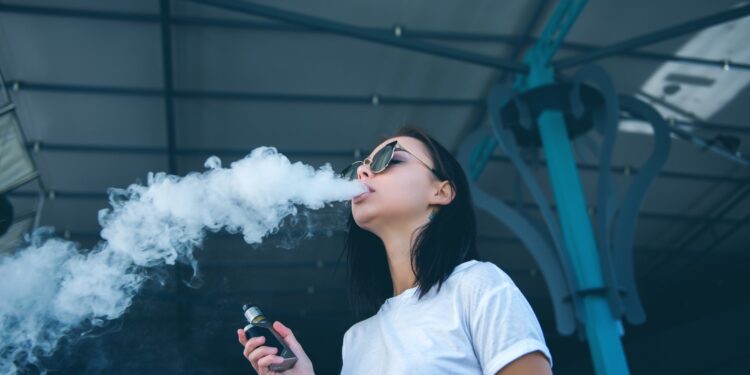 Alertan que los vapeadores pueden causar daños graves y rápidos en la salud