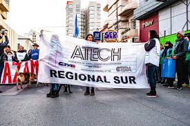 Docentes suspenden el paro tras la conciliación obligatoria, pero mantienen el conflicto abierto