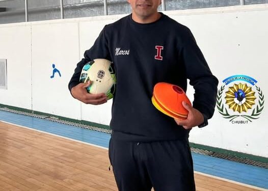 Reconocieron a un integrante del GEOP de Comodoro por recibirse de profesor de Educación Física