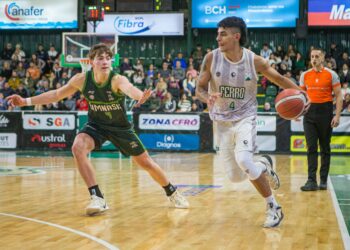 Ferro eliminó a Regatas en un final infartante y ahora enfrentará a Gimnasia en semifinales