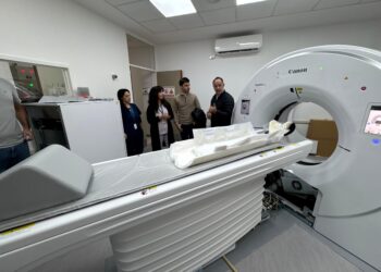 Llegó el nuevo tomógrafo al Hospital de Alta Complejidad «María Humphreys» y en los próximos días estará operativo