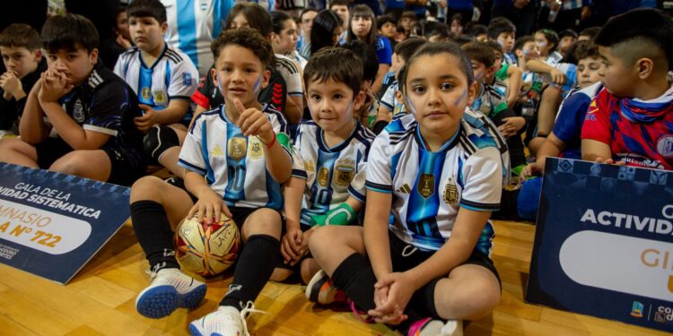 Gala municipal de Actividades Sistemáticas 2026 que alcanza a más de 26 mil participantes por semana