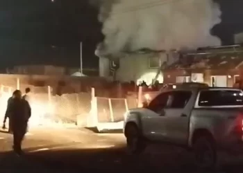 Tragedia en Perito Moreno, un bebé y un adulto fallecieron en un incendio, y hay varios heridos