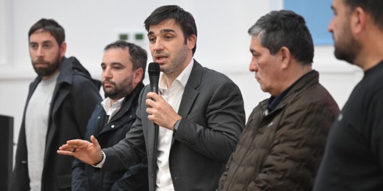Torres anunció su intención de establecer impuestos cero para las construcciones en Chubut