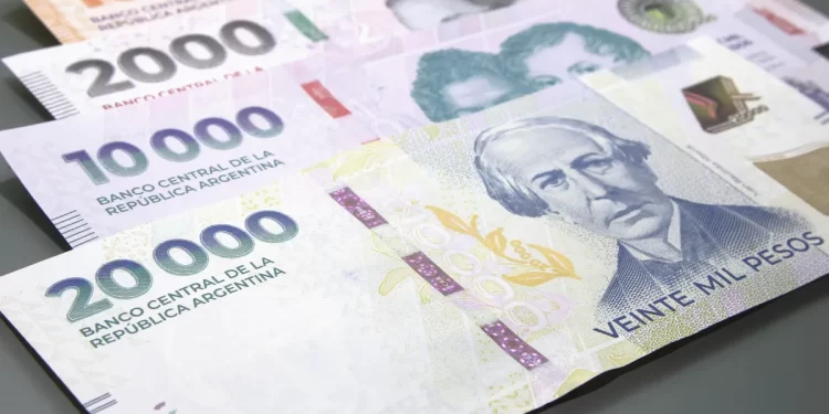 Jubilados de la mínima cobrarán en junio aguinaldo y bono: más de $670.000 en total