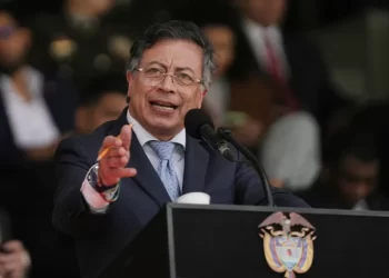 Petro comparó apoyo de Milei en Bolivia con bombardeos nazis durante Franco
