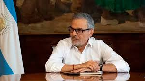 El ministro de Salud acusa a OMS de usar hantavirus para coartar su decisión de salir del organismo