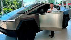 Diputado en Tesla, el contratista de Adorni lo ama al igual que Milei