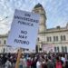 Marcha Federal, Adorni hasta las manos y Macri toma distancia