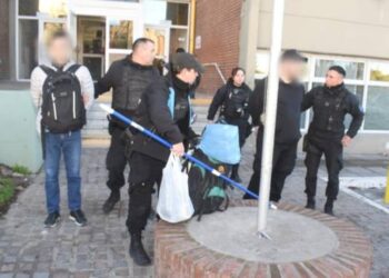 Libertarios vandalizaron el mural del Che en la sede de la UNPSJB en Trelew