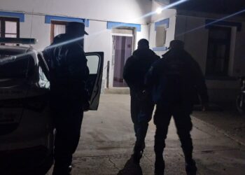Detuvieron a un hombre por agredir a su pareja en Km 5