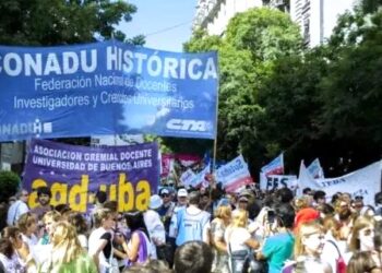 CONADU Histórica: rechazó la propuesta salarial e inicia hoy  un paro nacional que se extenderá toda la semana