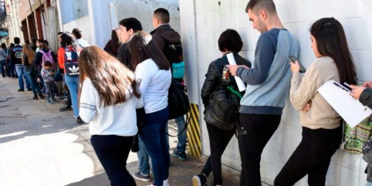 En Chubut, el empleo cae más que en la media nacional