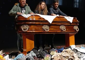 El pueblo despide al Indio