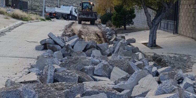 El Municipio intervino la calle Diego Simón de Los Tilos y solucionó un grave peligro de anegamiento