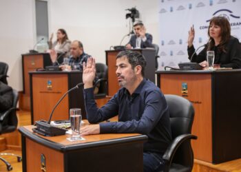 En medio de una explosiva discusión por las tierras de YPF, el Concejo aprobó el convenio con MR