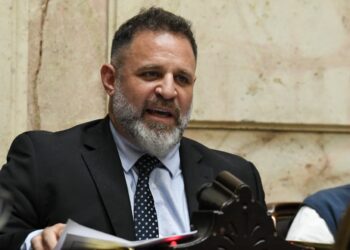 Glinski presentó un proyecto de ley para que las petroleras se hagan cargo de los pozos abandonados