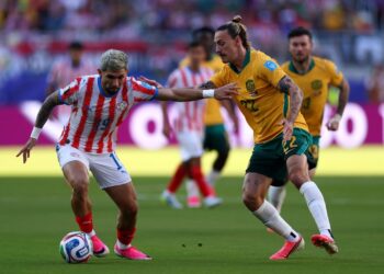 Pese a perder, Estados Unidos clasificó al igual que Australia, Paraguay debe esperar