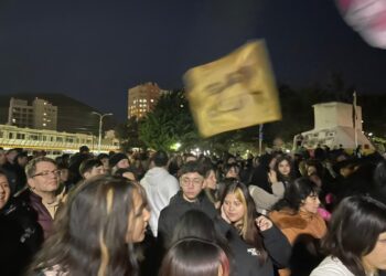 Mientras se espera saber qué pasará con el recital de los Fundamentalistas, Comodoro lloró y cantó al Indio
