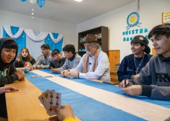 Macharashvili acompañó los festejos por el Día de la Bandera en el Centro de Inclusión «La Esquina»