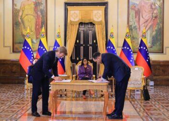 Venezuela: Repsol y PDVSA firman un memorando para explorar Horcón, nueva zona petrolera al sureste del Lago de Maracaibo