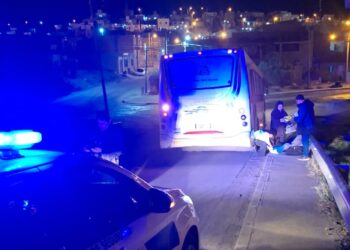 Bajó del colectivo, cayó y terminó en el Hospital Regional
