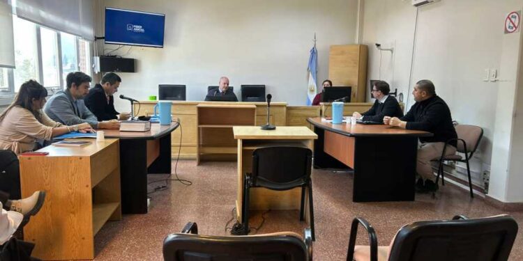 Esquel: Un policía va a juicio por la detención y agresión a un adolescente