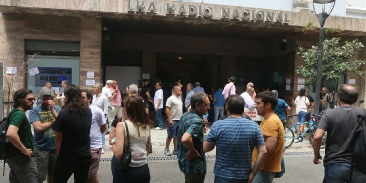 Trabajadores de Radio Nacional denunciaron censura y salarios por debajo de la indigencia