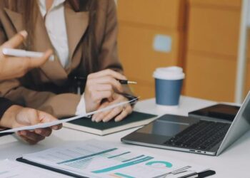 Gobierno oficializa aumentos para empleados públicos con regímenes especiales