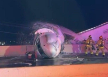 Rescate ciudadano tras el impacto de una avioneta en Texas