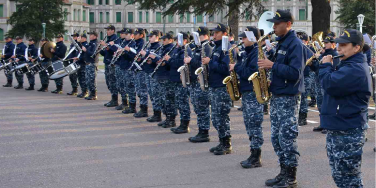 La banda de Puerto Belgrano se presenta en Madryn