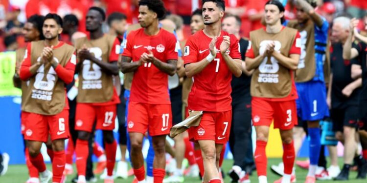 Canadá consigue su primer punto mundialista en empate 1 a 1 con Bosnia