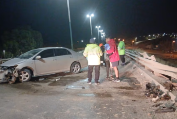 Alcohol al volante: choque en Km 4 dejó un vehículo destrozado