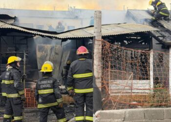 Incendio en Esquel asistencia inmediata a familia tras incendio en barrio Englund