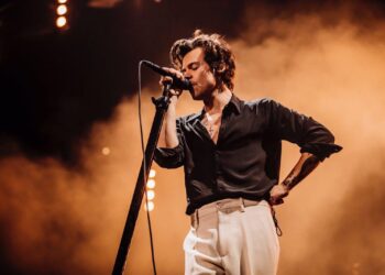 Harry Styles se desplomó en pleno show en Wembley y preocupó a sus fans
