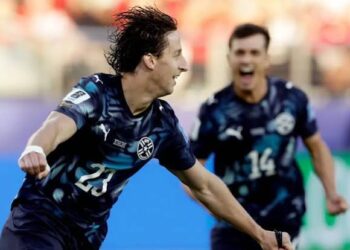 Con el gol más rápido y una expulsión histórica, Paraguay derrotó 1 a 0 a Turquía, que ya se despidió del mundial