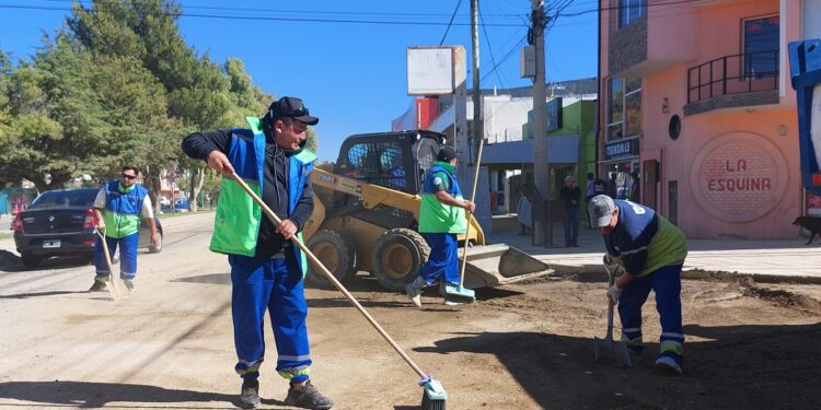 Continúa el operativo “Barrio Limpio” para retirar residuos voluminosos