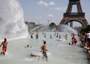 Francia registra su noche más cálida y una ola de calor mortal