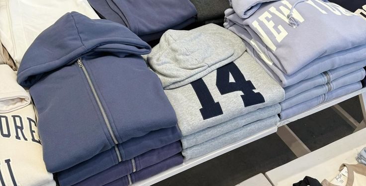 Carrefour incorpora buzos de GAP y Old Navy en supermercados argentinos