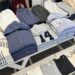 Carrefour incorpora buzos de GAP y Old Navy en supermercados argentinos