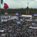 Mexicanos festejan en el Zócalo y Ángel de la Independencia triunfo en debut mundialista