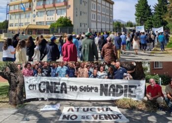 Trabajadores de la CNEA convocan a un abrazo simbólico y una olla popular en defensa del organismo y por la reincorporación de las 62 personas despedidas