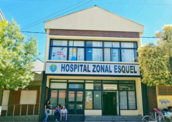 Cirugía en Esquel a la luz de celulares por un corte eléctrico