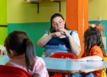 De niña del CPB a docente: la historia de una profesora de nivel inicial que refleja el valor de los jardines maternales municipales