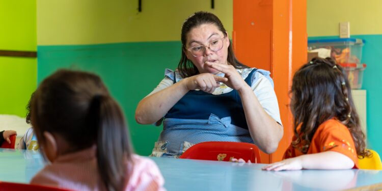De niña del CPB a docente: la historia de una profesora de nivel inicial que refleja el valor de los jardines maternales municipales