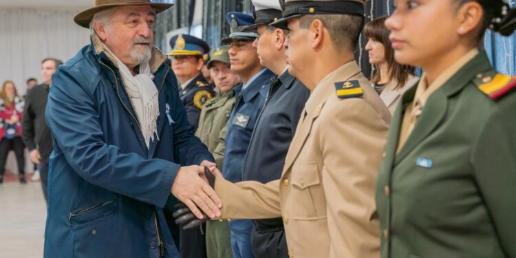 Macharashvili acompañó los festejos por el 87° Aniversario de Bomberos Voluntarios de Comodoro Rivadavia