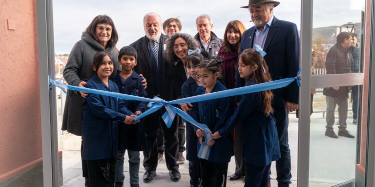 Macharashvili inauguró la primera etapa de ampliación de la Escuela Municipal