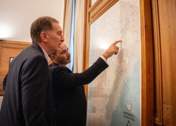 Santilli se reunió con el gobernador Valdés en Casa Rosada