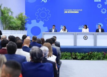 Delcy Rodríguez proyecta 1,2 millones de barriles diarios como base de la reconstrucción