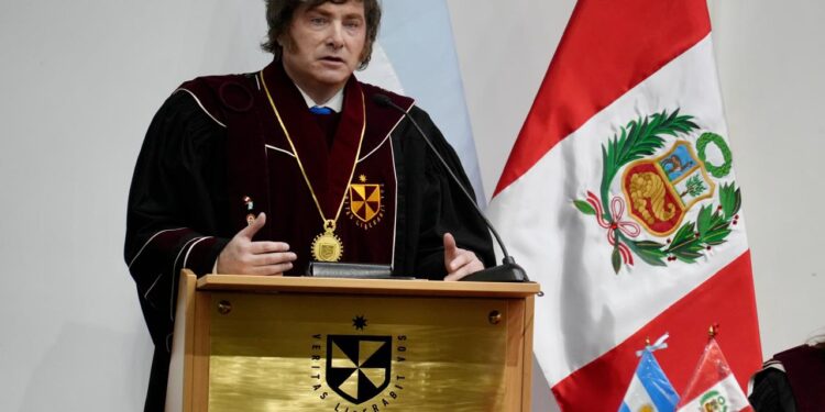 Milei se prepara para la cadena, Karina para la presidencia